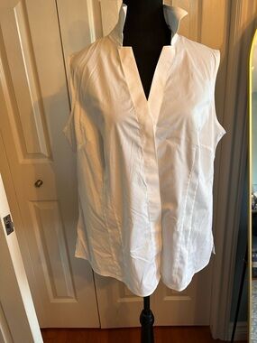 Foxcroft Sleeveless White Split V-Neck Blouse
